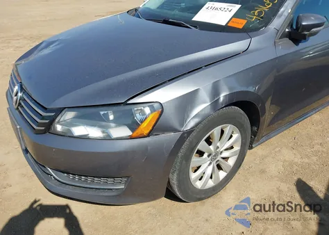 2013 Volkswagen Passat 2.5L S z USA, uszkodzony, nr VIN 1VWAP7A33DC083930